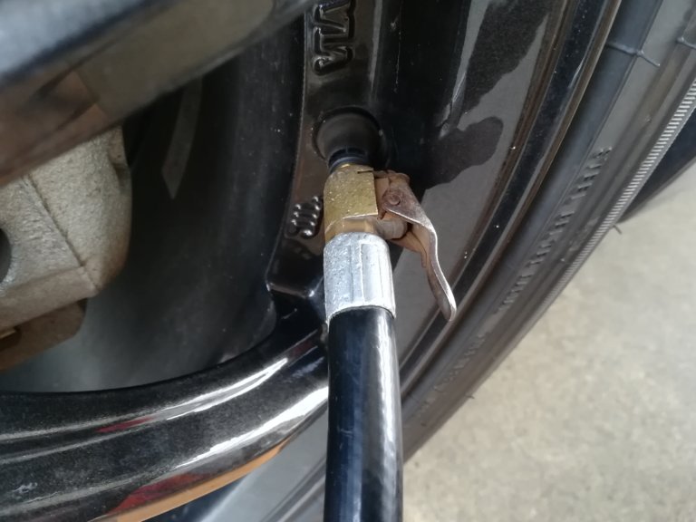 自転車の空気入れと車の空気入れ同じ